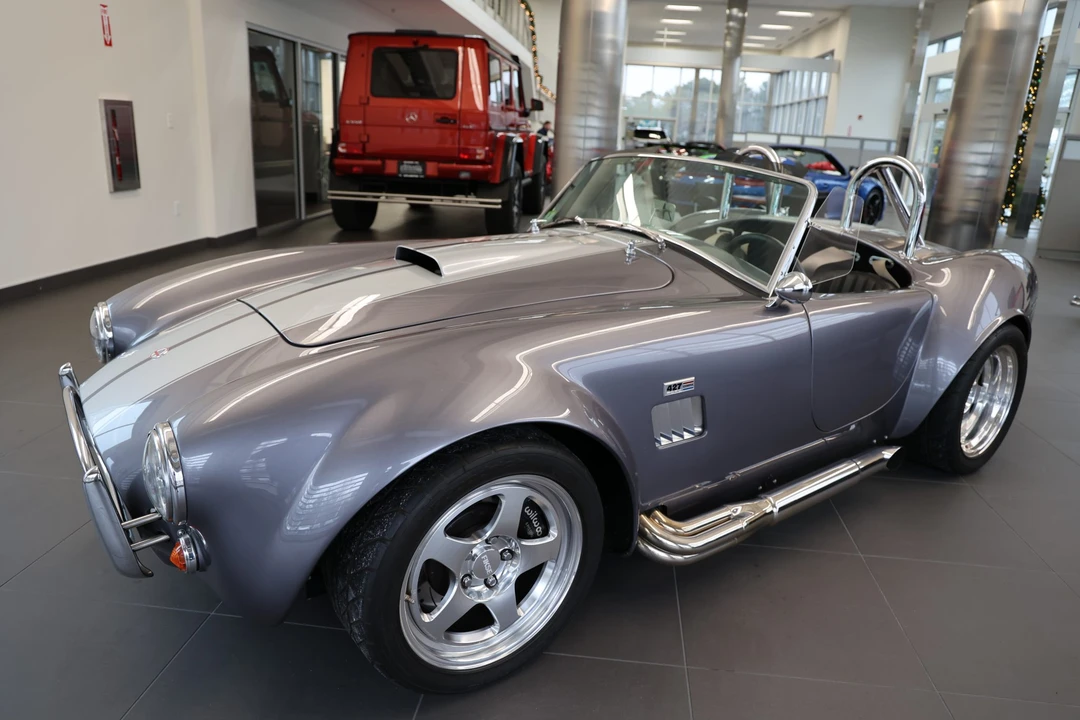Shelby Cobra Replica - Image 2 of 31