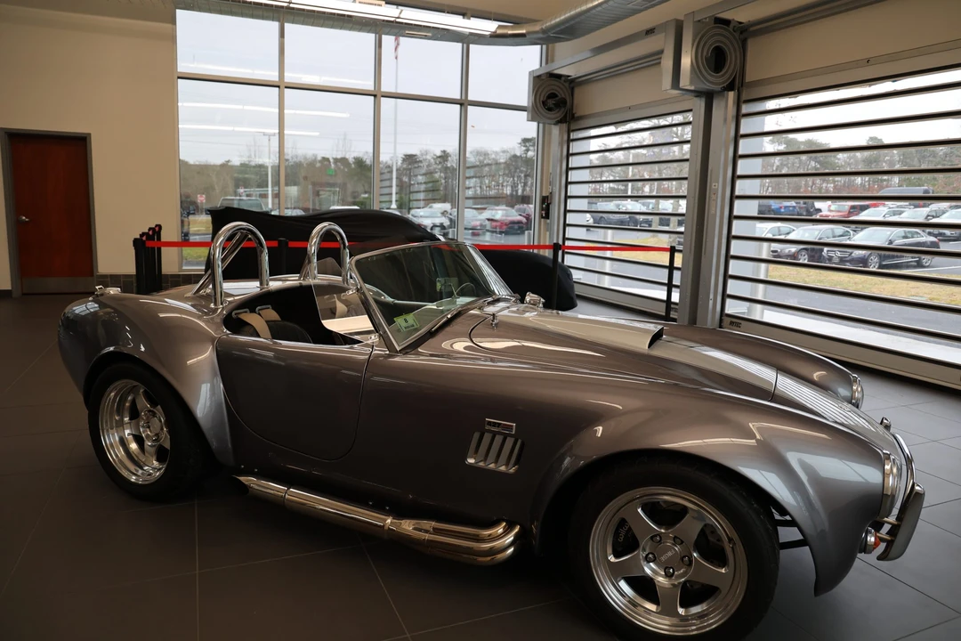 Shelby Cobra Replica - Image 8 of 31