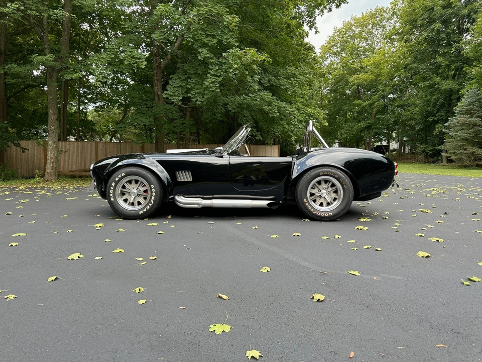 Shelby Cobra Replica - Image 7 of 31