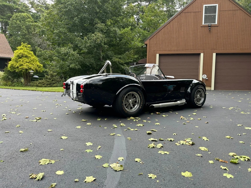 Shelby Cobra Replica - Image 24 of 31