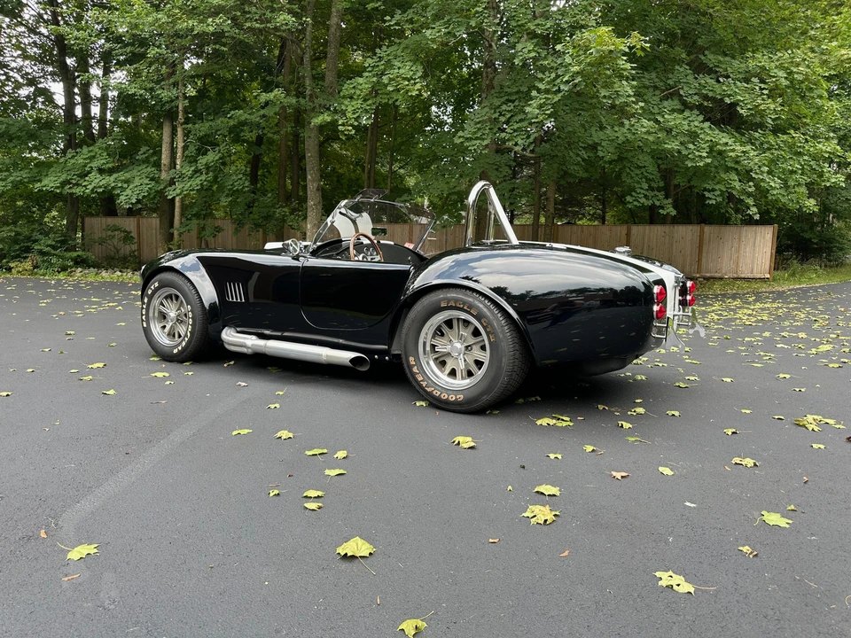 Shelby Cobra Replica - Image 9 of 31