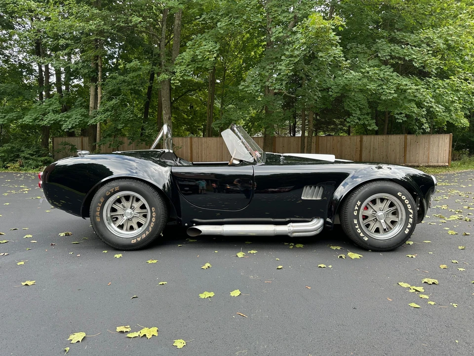 Shelby Cobra Replica - Image 27 of 31