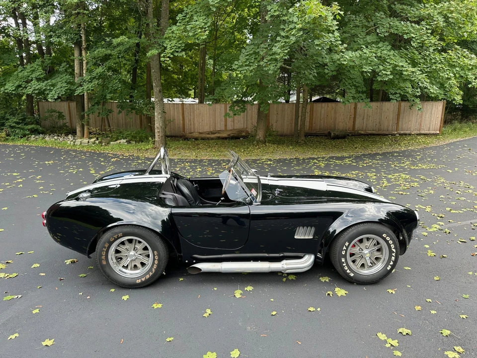 Shelby Cobra Replica - Image 25 of 31