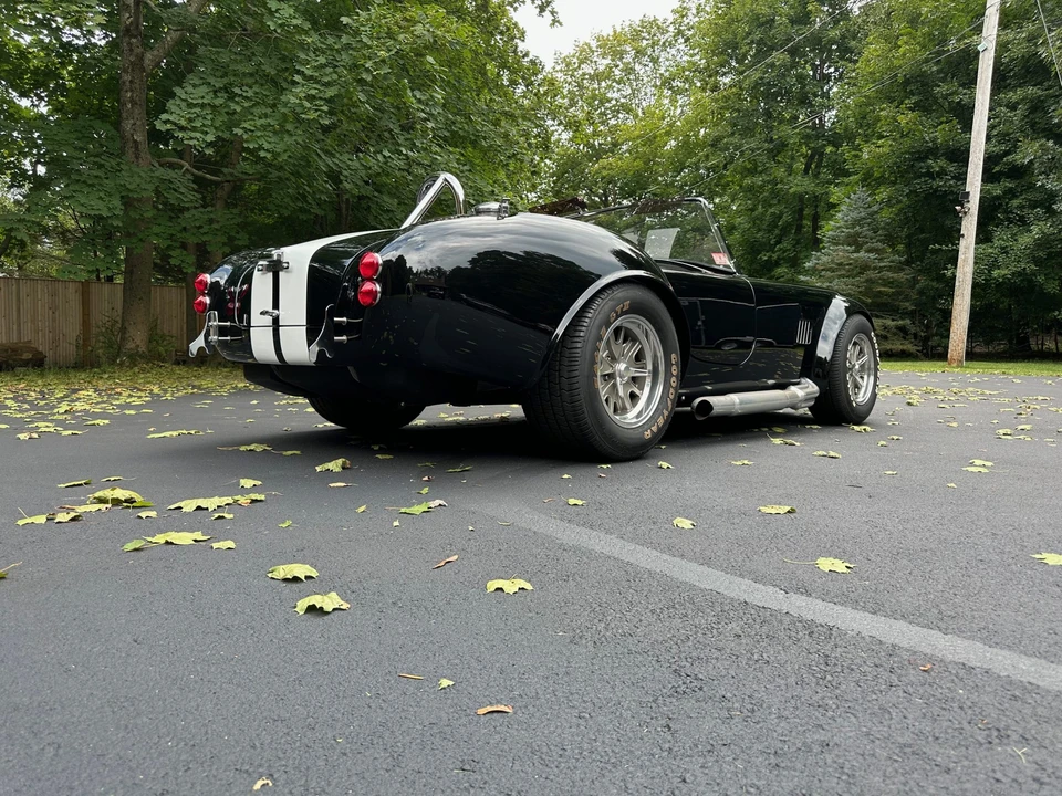 Shelby Cobra Replica - Image 21 of 31