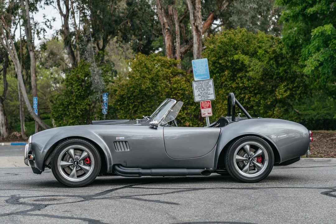 Shelby Cobra Replica - Image 4 of 31