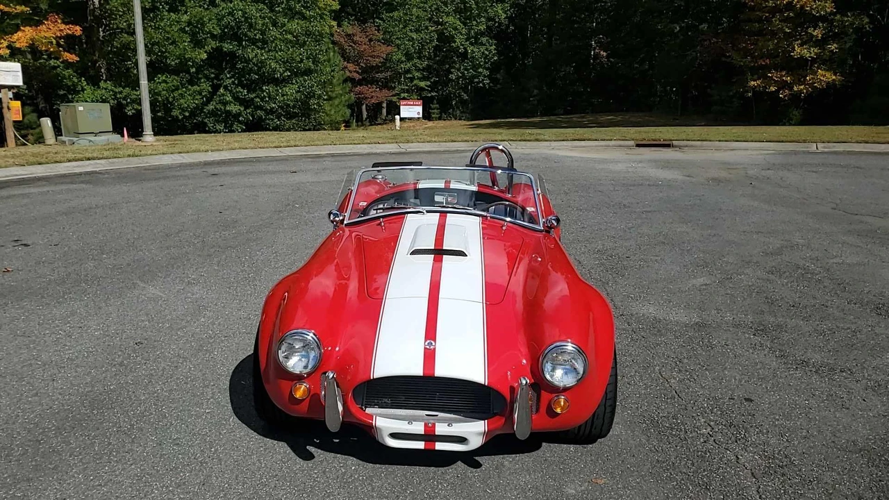 Shelby Cobra Replica - Image 15 of 31