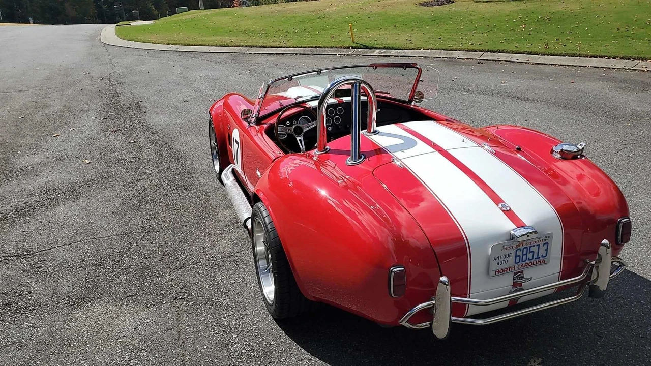 Shelby Cobra Replica - Image 7 of 31
