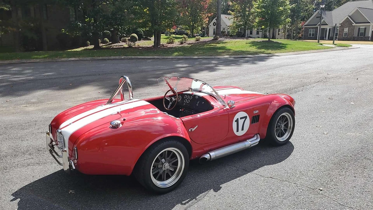 Shelby Cobra Replica - Image 10 of 31