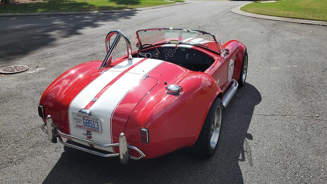 Shelby Cobra Replica - Image 9 of 31