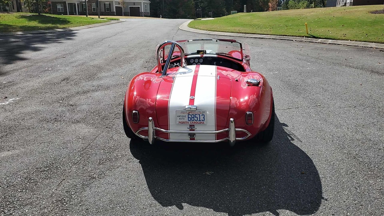 Shelby Cobra Replica - Image 8 of 31