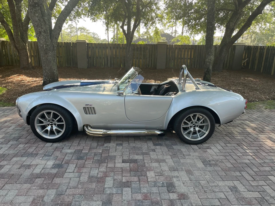 Shelby Cobra Replica - Image 15 of 31