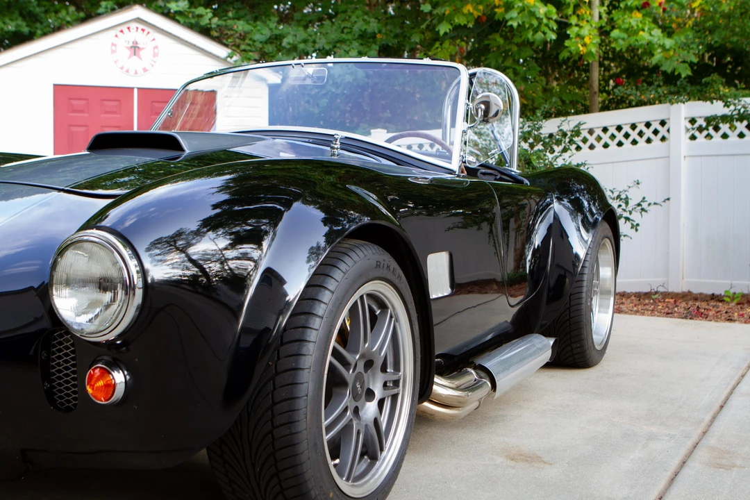 Shelby Cobra Replica - Image 9 of 31