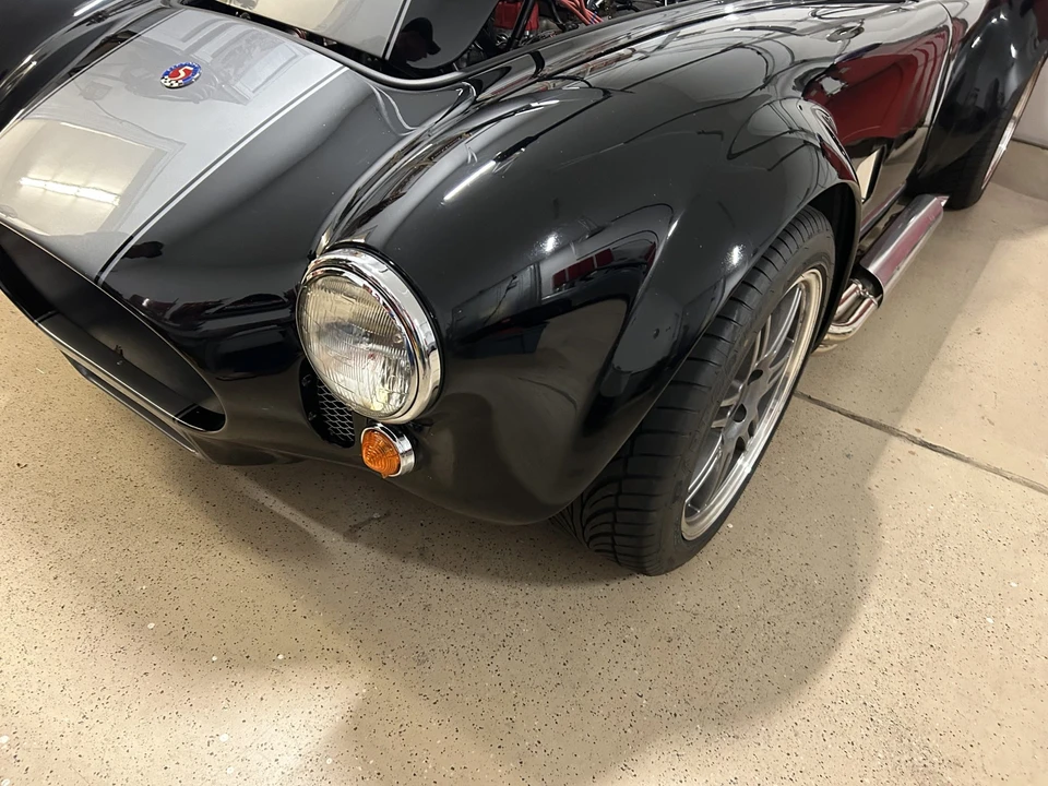 Shelby Cobra Replica - Image 17 of 31