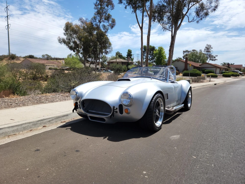 Shelby Cobra Replica - Image 11 of 31