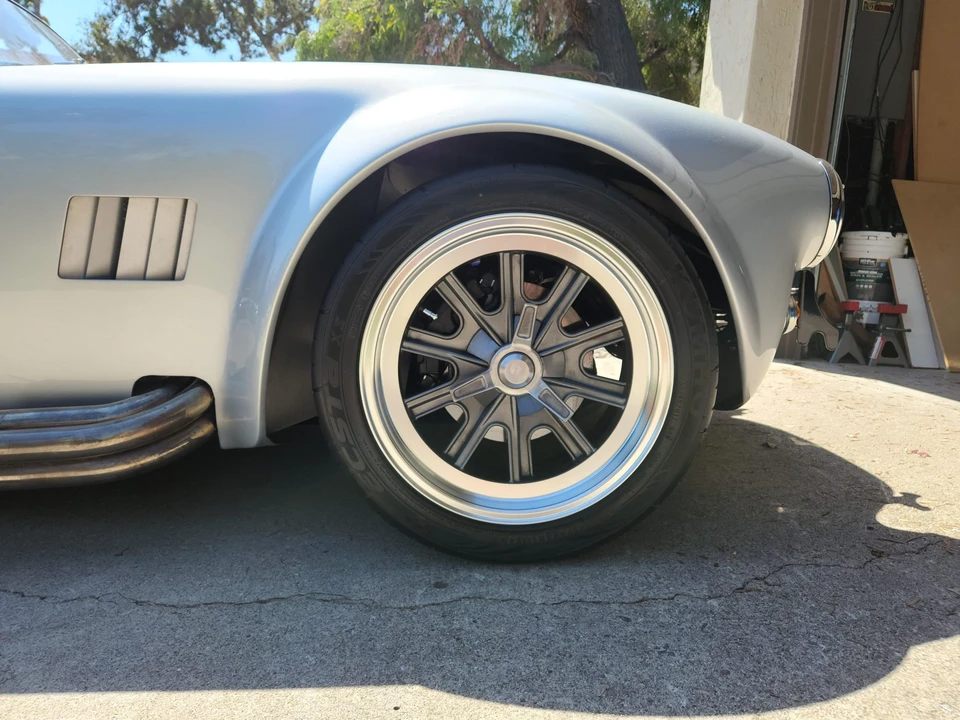 Shelby Cobra Replica - Image 25 of 31
