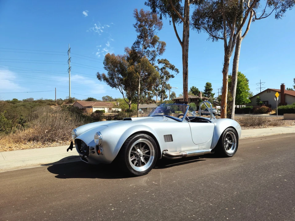Shelby Cobra Replica - Image 8 of 31
