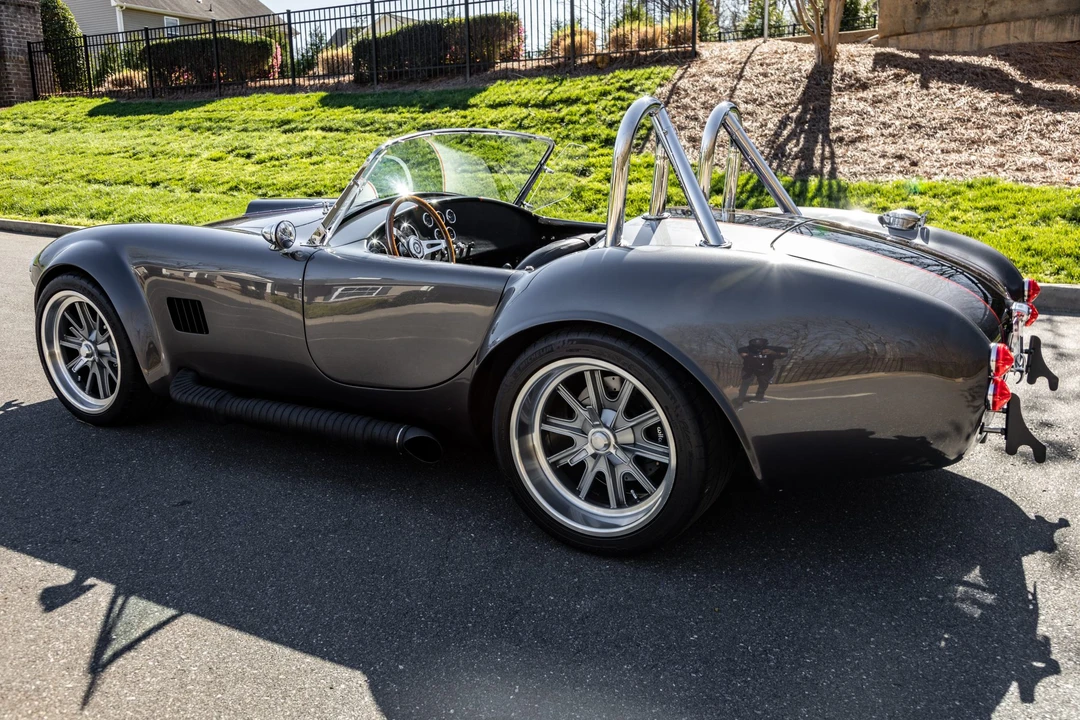 Shelby Cobra Replica - Image 4 of 31