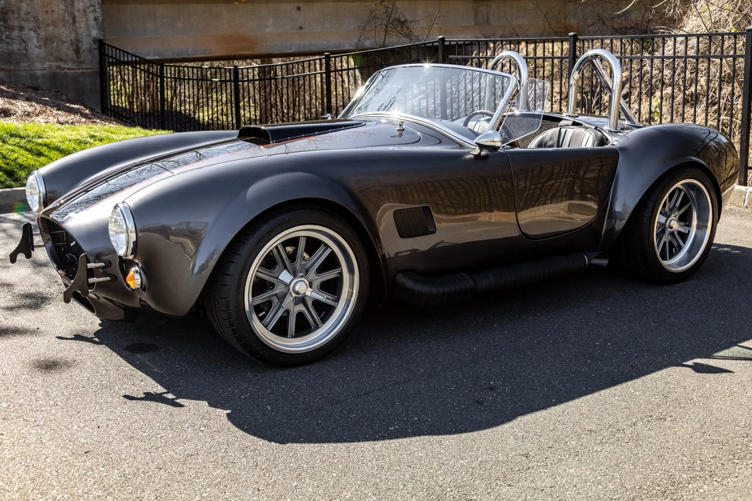 Shelby Cobra Replica - Image 2 of 31
