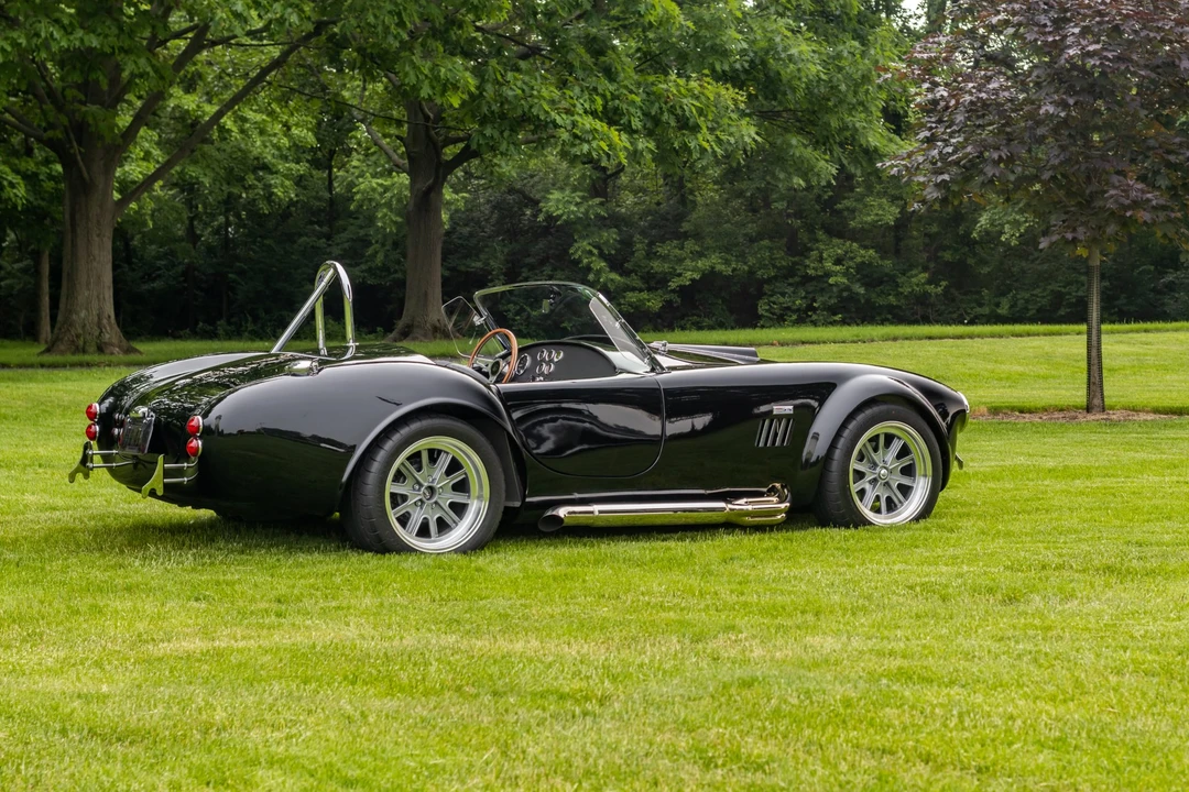 Shelby Cobra Replica - Image 7 of 31
