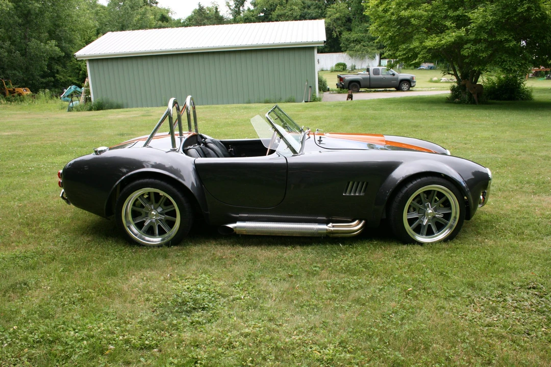 Shelby Cobra Replica - Image 9 of 31