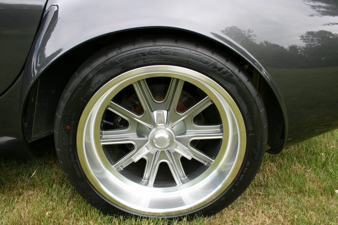 Shelby Cobra Replica - Image 20 of 31