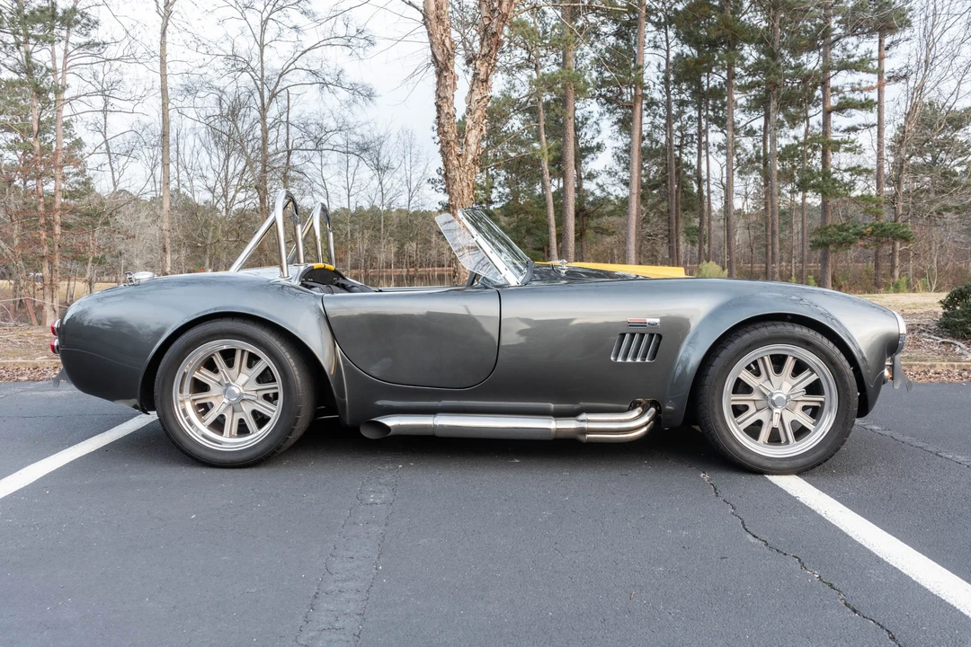 Shelby Cobra Replica - Image 7 of 31