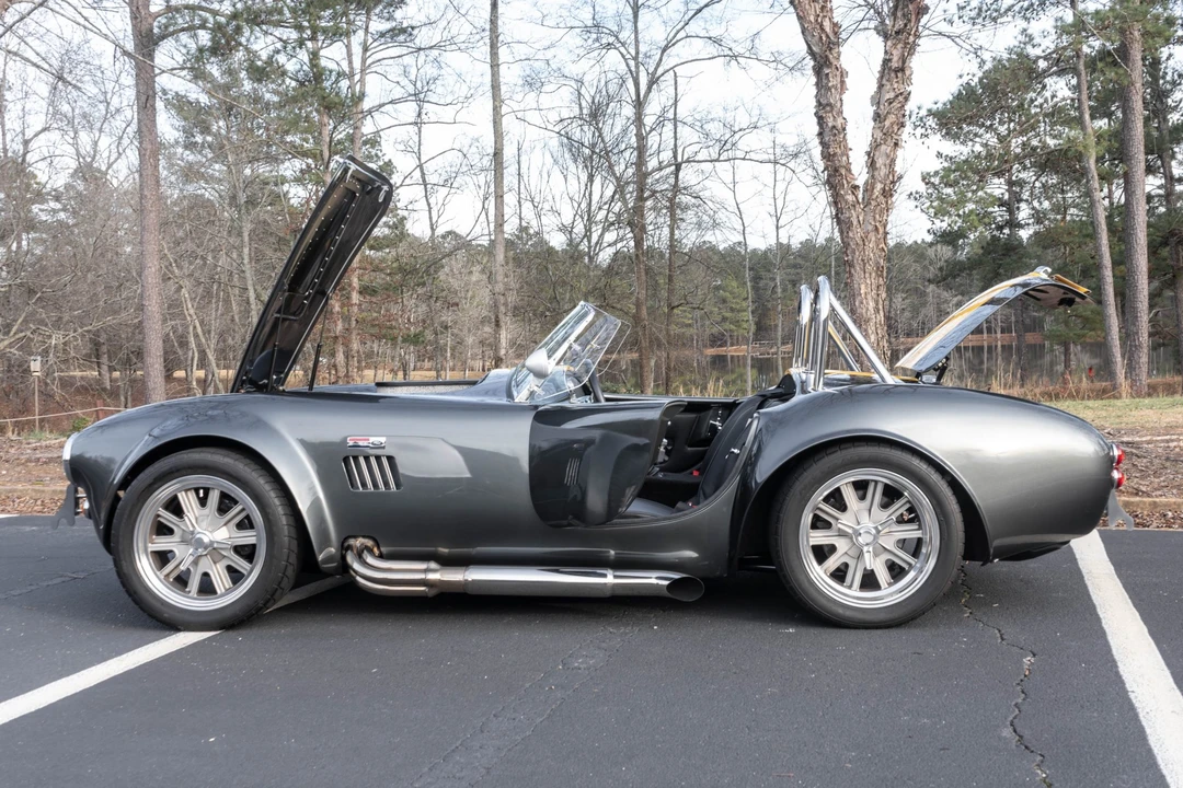 Shelby Cobra Replica - Image 11 of 31