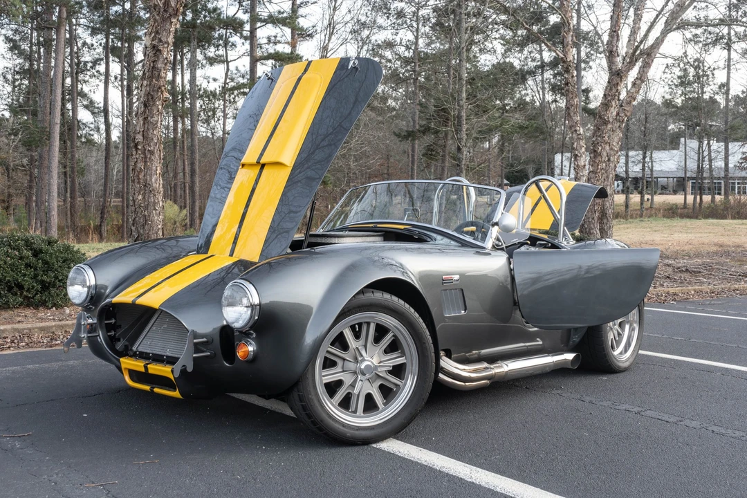 Shelby Cobra Replica - Image 10 of 31