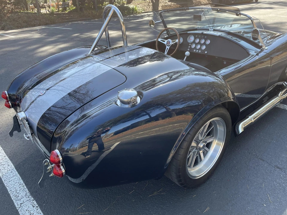 Shelby Cobra Replica - Image 18 of 31