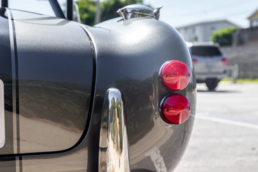 Shelby Cobra Replica - Image 17 of 31