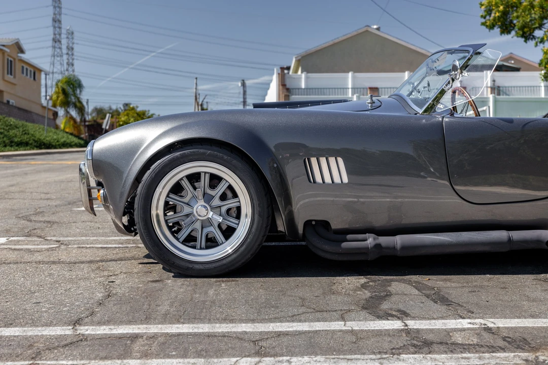 Shelby Cobra Replica - Image 24 of 31