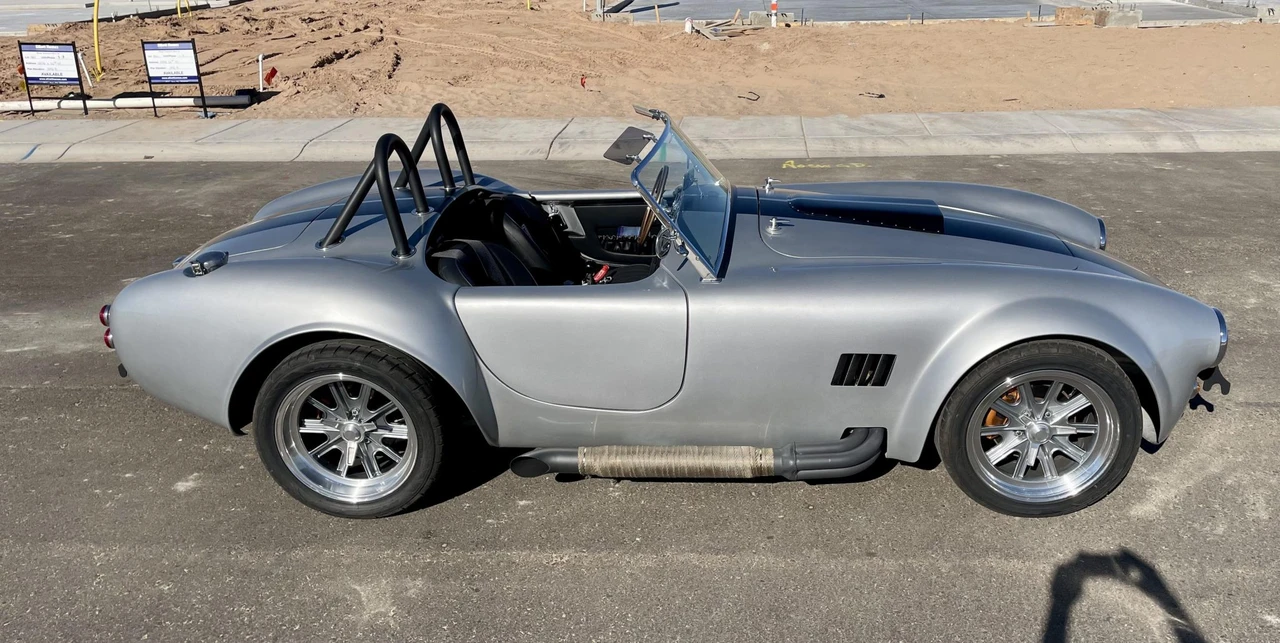 Shelby Cobra Replica - Image 17 of 31