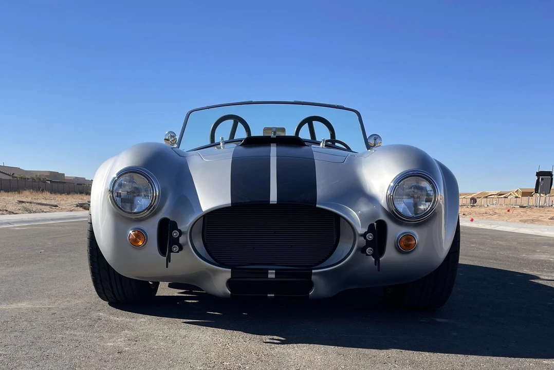 Shelby Cobra Replica - Image 8 of 31
