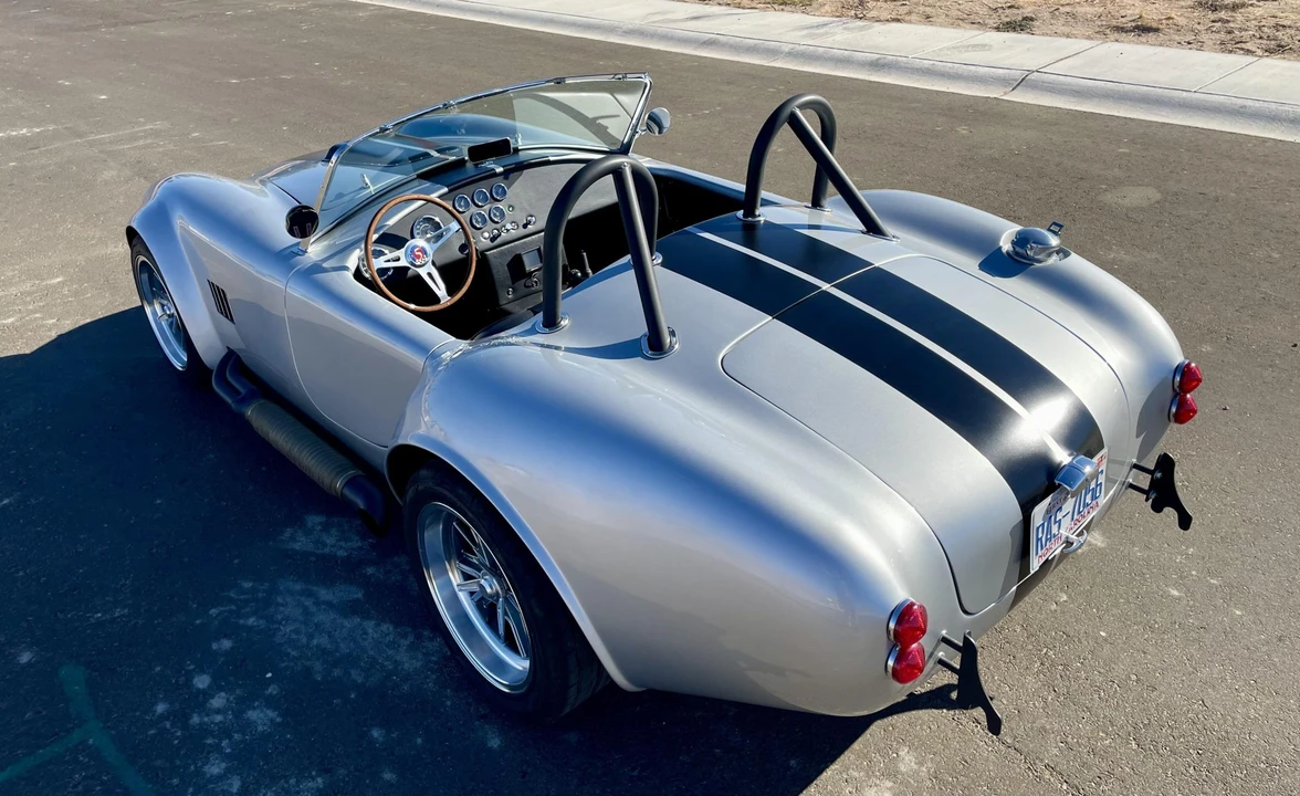Shelby Cobra Replica - Image 25 of 31