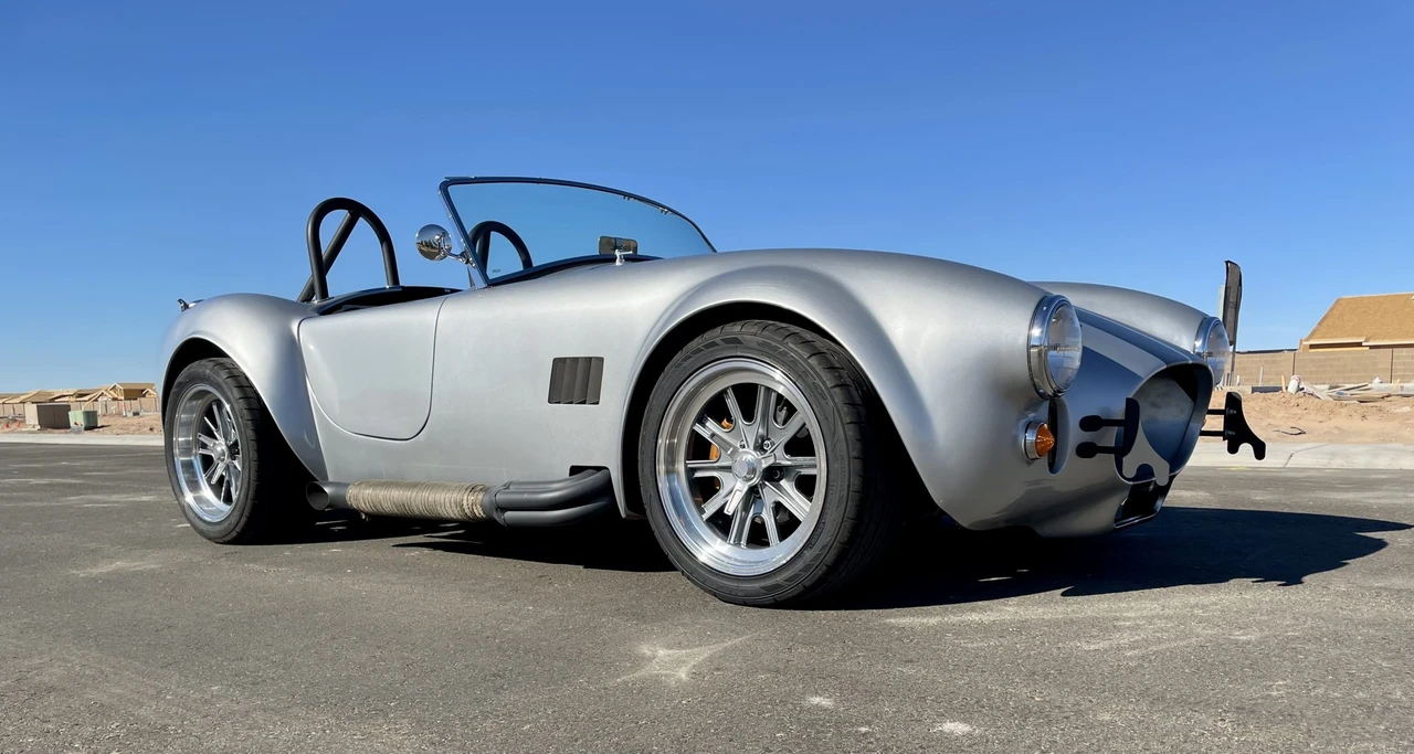 Shelby Cobra Replica - Image 15 of 31