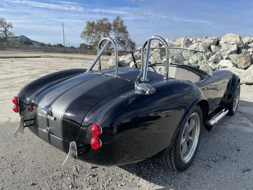 Shelby Cobra Replica - Image 15 of 31