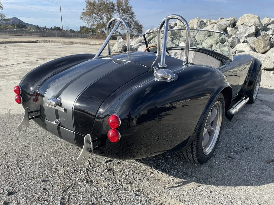 Shelby Cobra Replica - Image 14 of 31