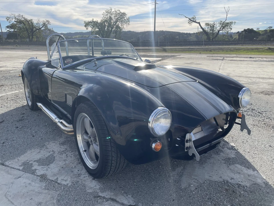 Shelby Cobra Replica - Image 9 of 31