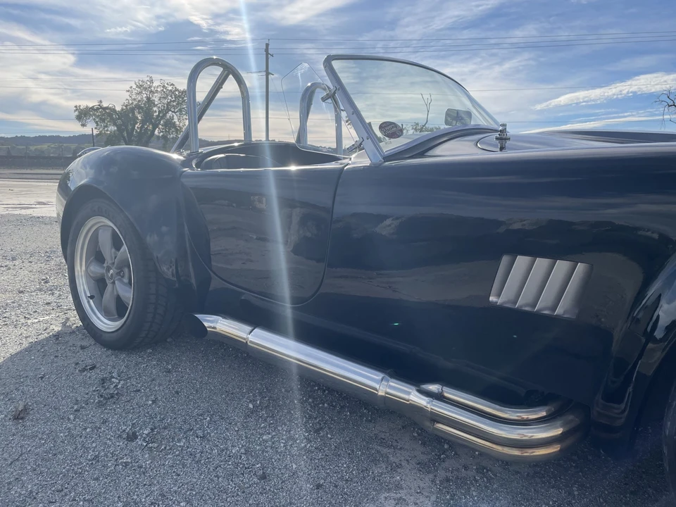 Shelby Cobra Replica - Image 26 of 31