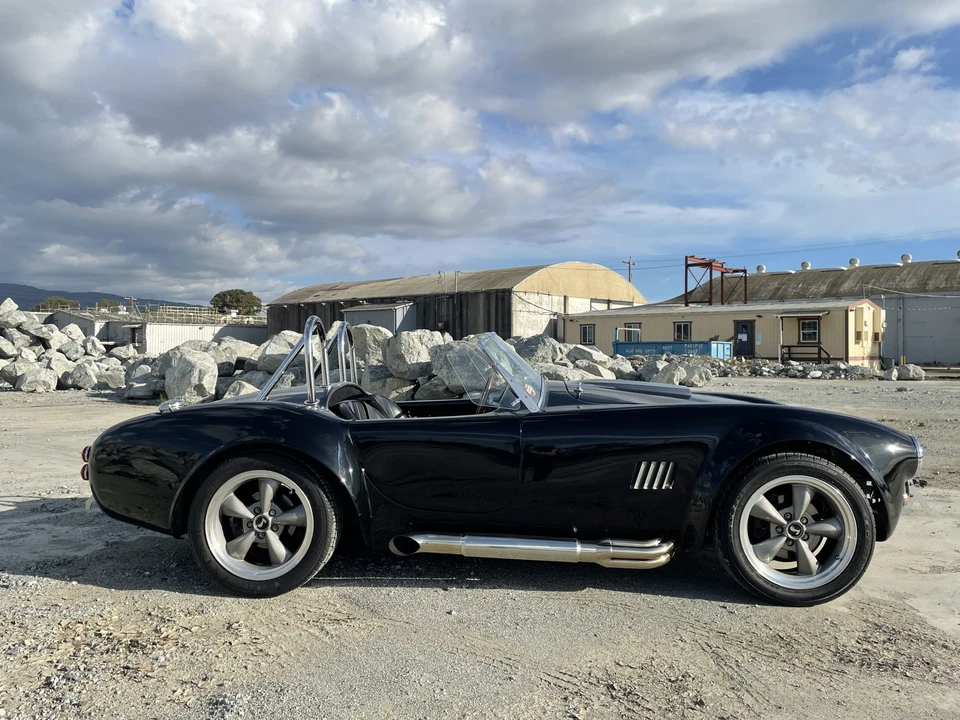Shelby Cobra Replica - Image 12 of 31