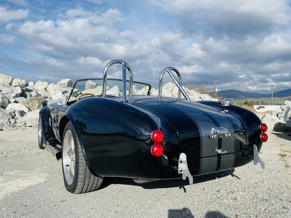 Shelby Cobra Replica - Image 21 of 31