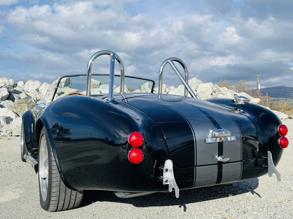 Shelby Cobra Replica - Image 22 of 31