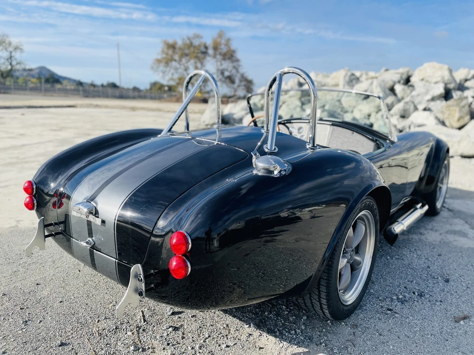 Shelby Cobra Replica - Image 17 of 31