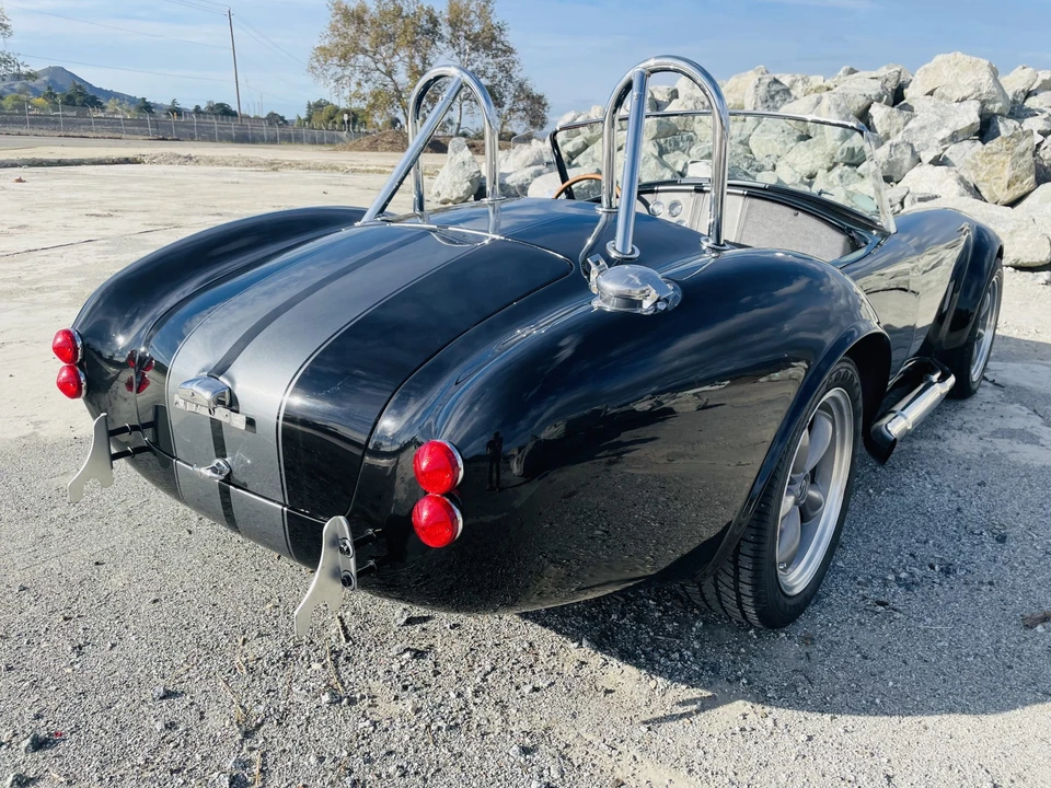 Shelby Cobra Replica - Image 16 of 31