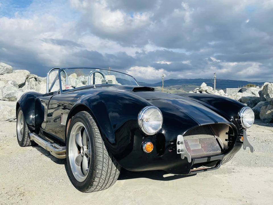 Shelby Cobra Replica - Image 8 of 31