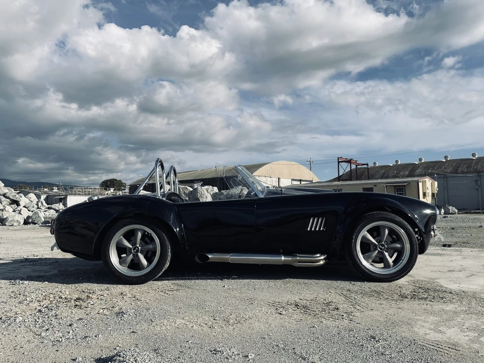 Shelby Cobra Replica - Image 11 of 31
