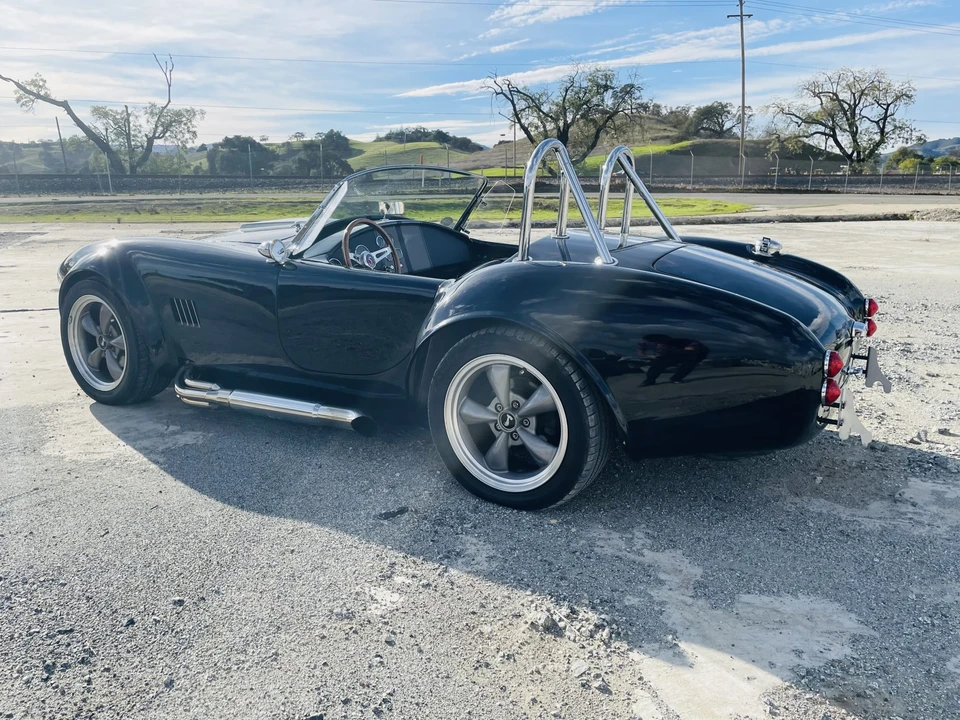 Shelby Cobra Replica - Image 24 of 31