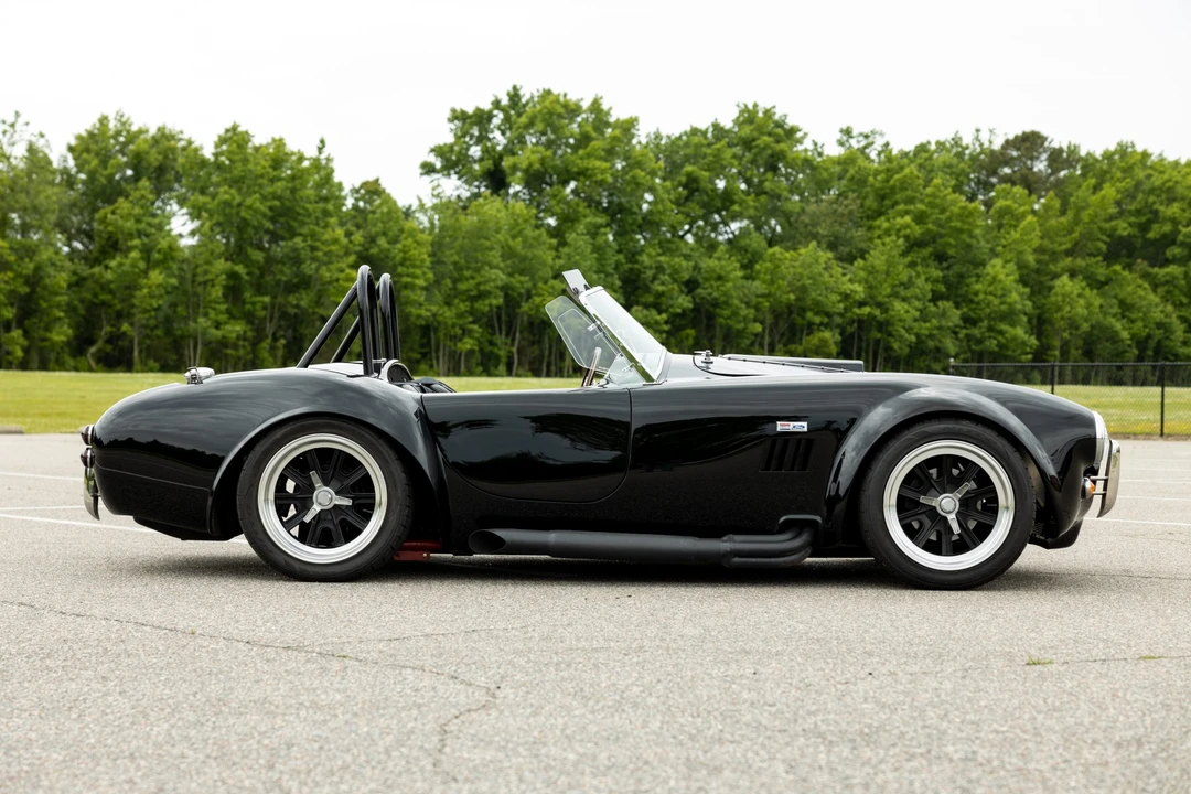 Shelby Cobra Replica - Image 5 of 31