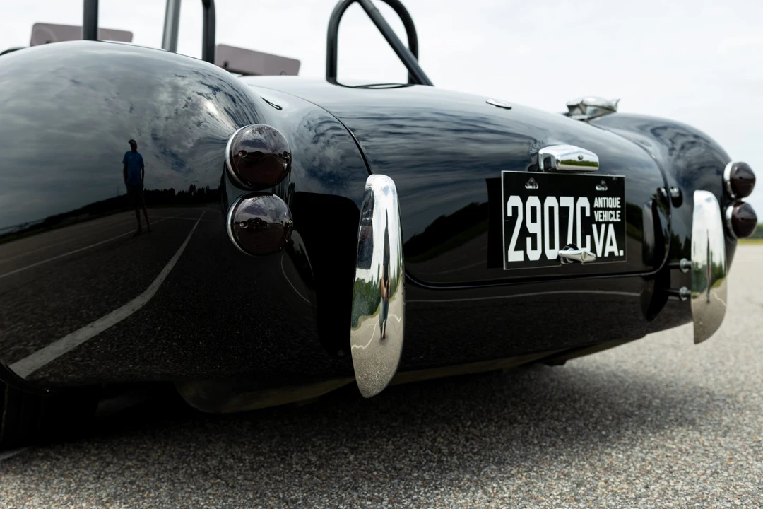Shelby Cobra Replica - Image 29 of 31