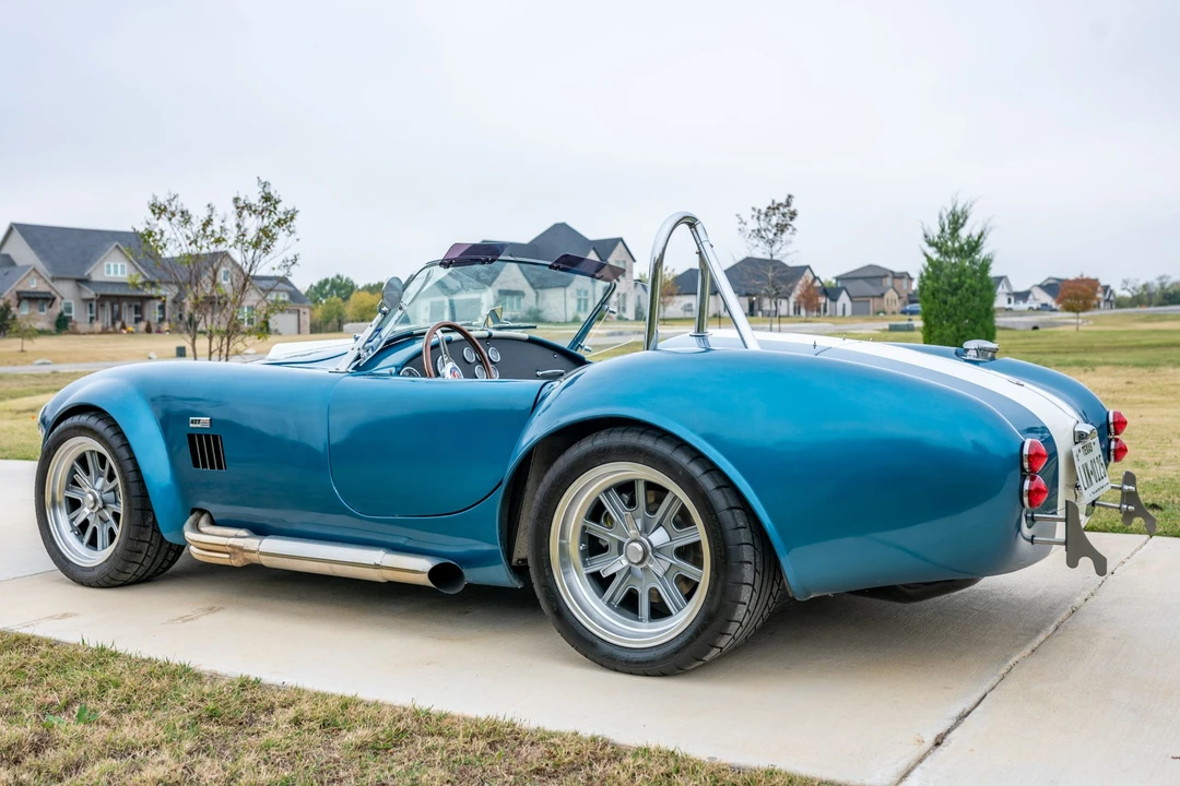 Shelby Cobra Replica - Image 5 of 31